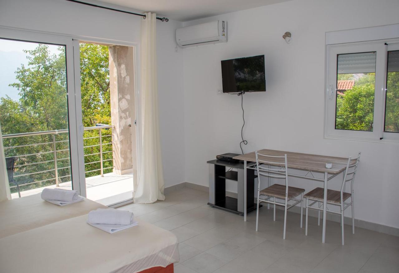 Bay Leaf Apartments Котор Екстер'єр фото